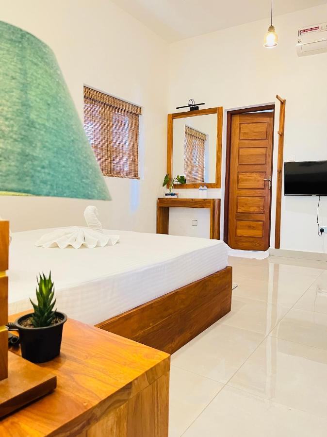 J Leaf Hotel By Blue Bird Negombo Exteriör bild