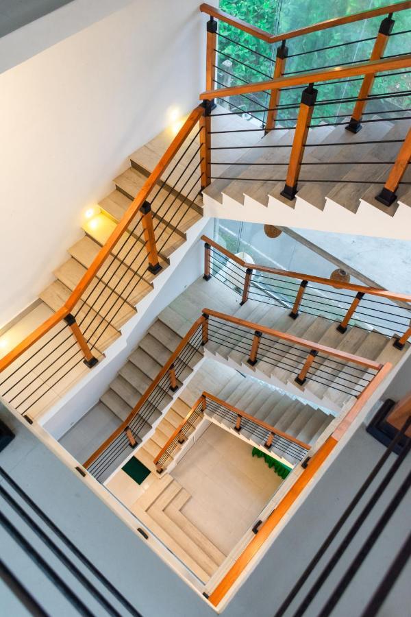 J Leaf Hotel By Blue Bird Negombo Exteriör bild