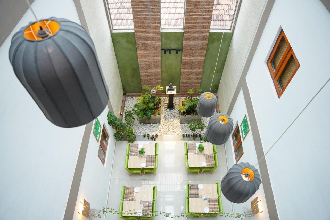 J Leaf Hotel By Blue Bird Negombo Exteriör bild