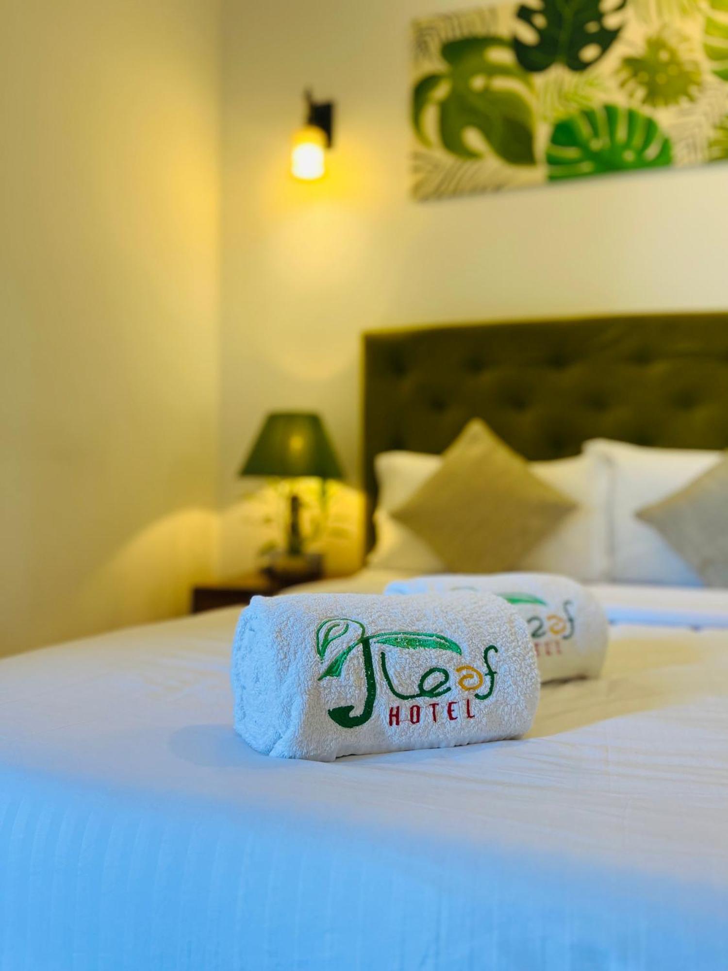 J Leaf Hotel By Blue Bird Negombo Exteriör bild