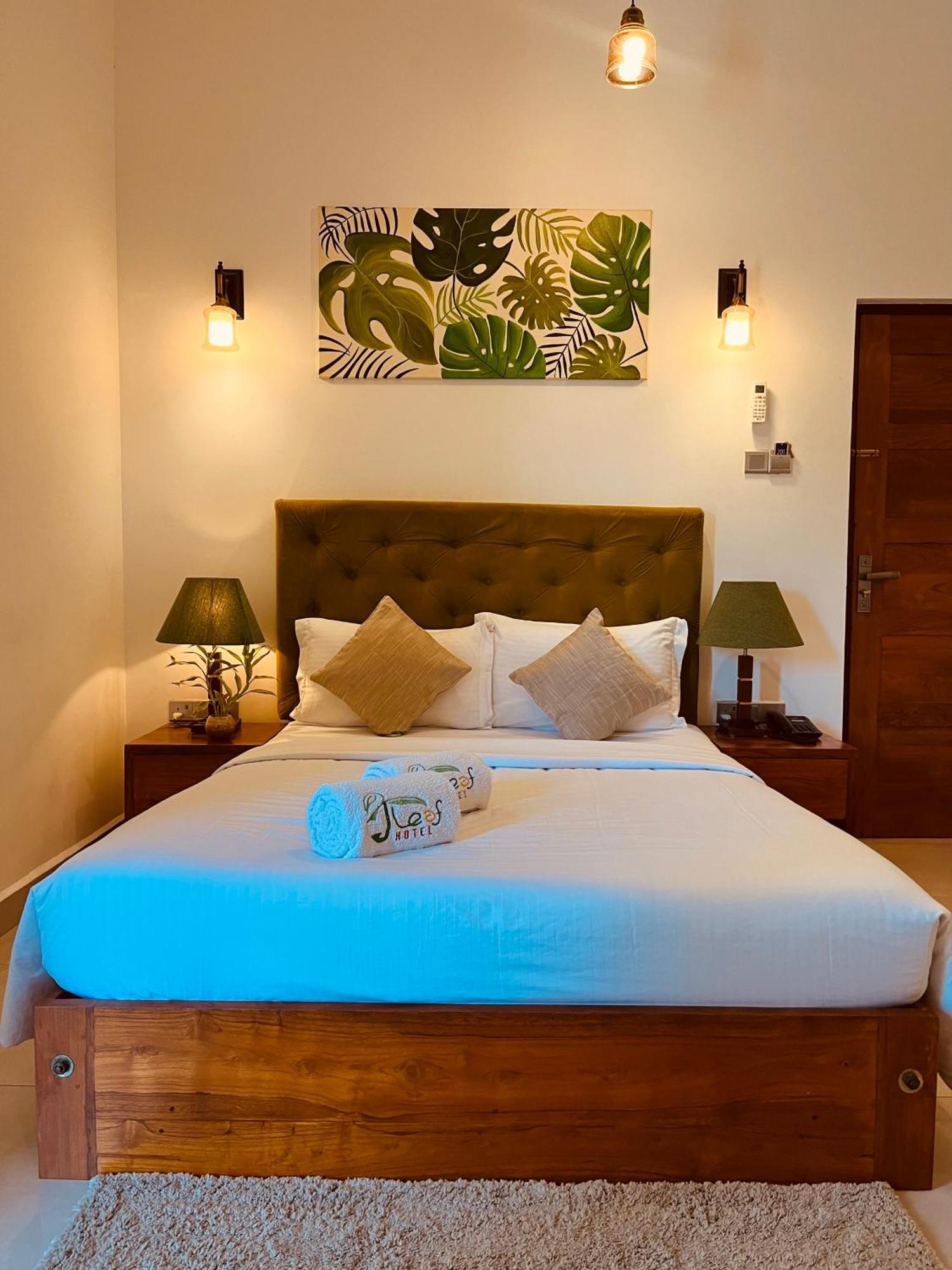 J Leaf Hotel By Blue Bird Negombo Rum bild