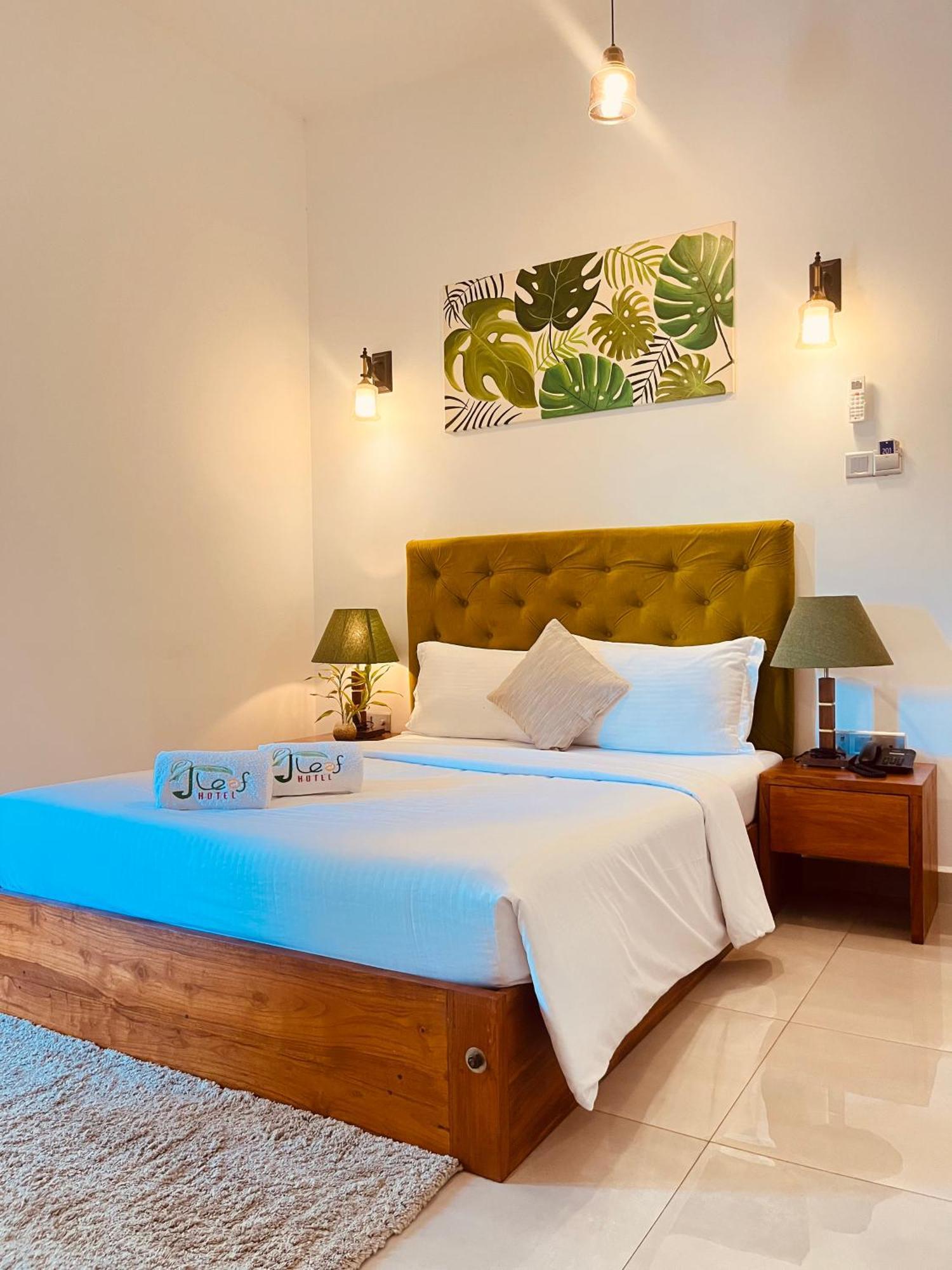 J Leaf Hotel By Blue Bird Negombo Exteriör bild